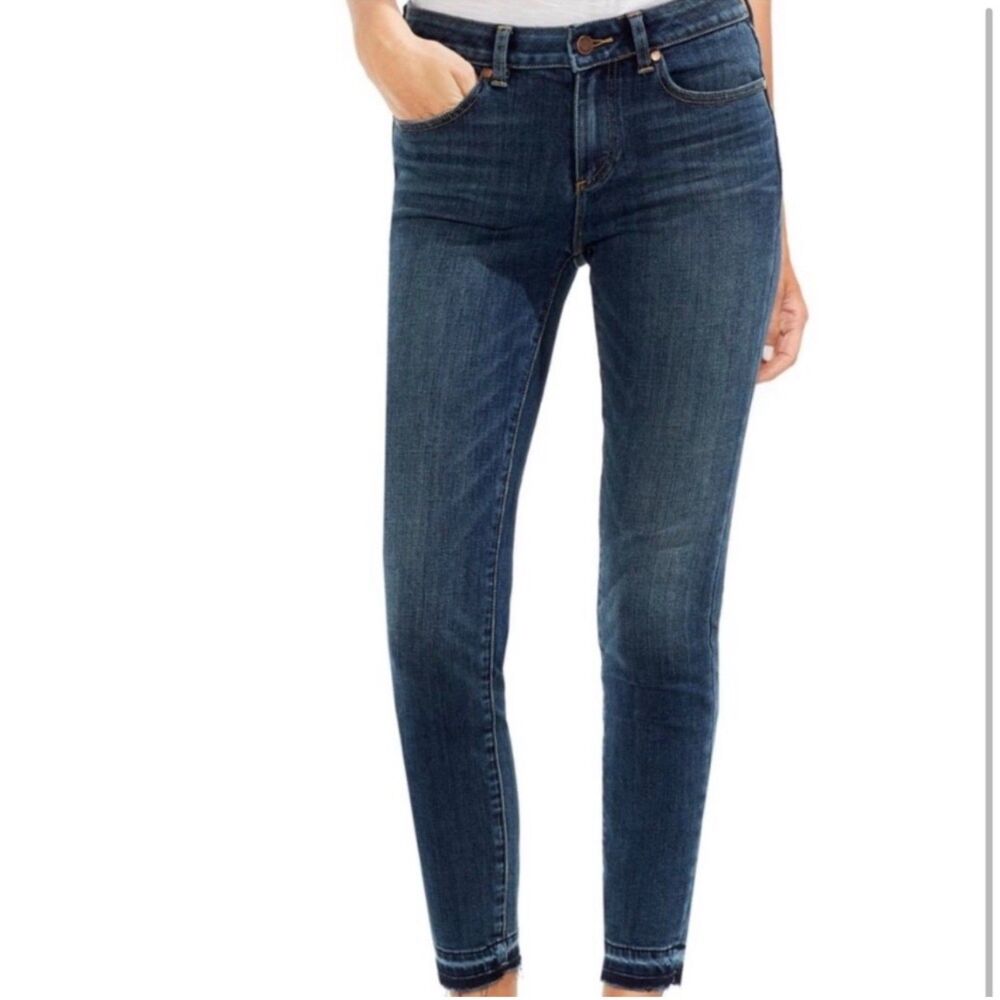 Vince Camuto | Dark Wash Raw Hem Denim Ankle Skinny Jeans Size 6 28"